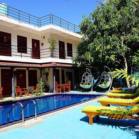 Blue Whale Holiday Hotel Мириса Екстериор снимка
